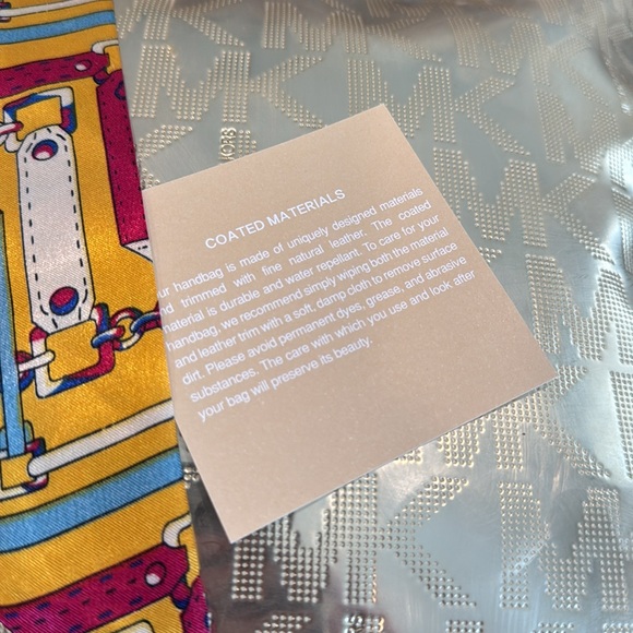 Michael Kors Bag Jet Set Metallic Gold Tote - Picture 9 of 17